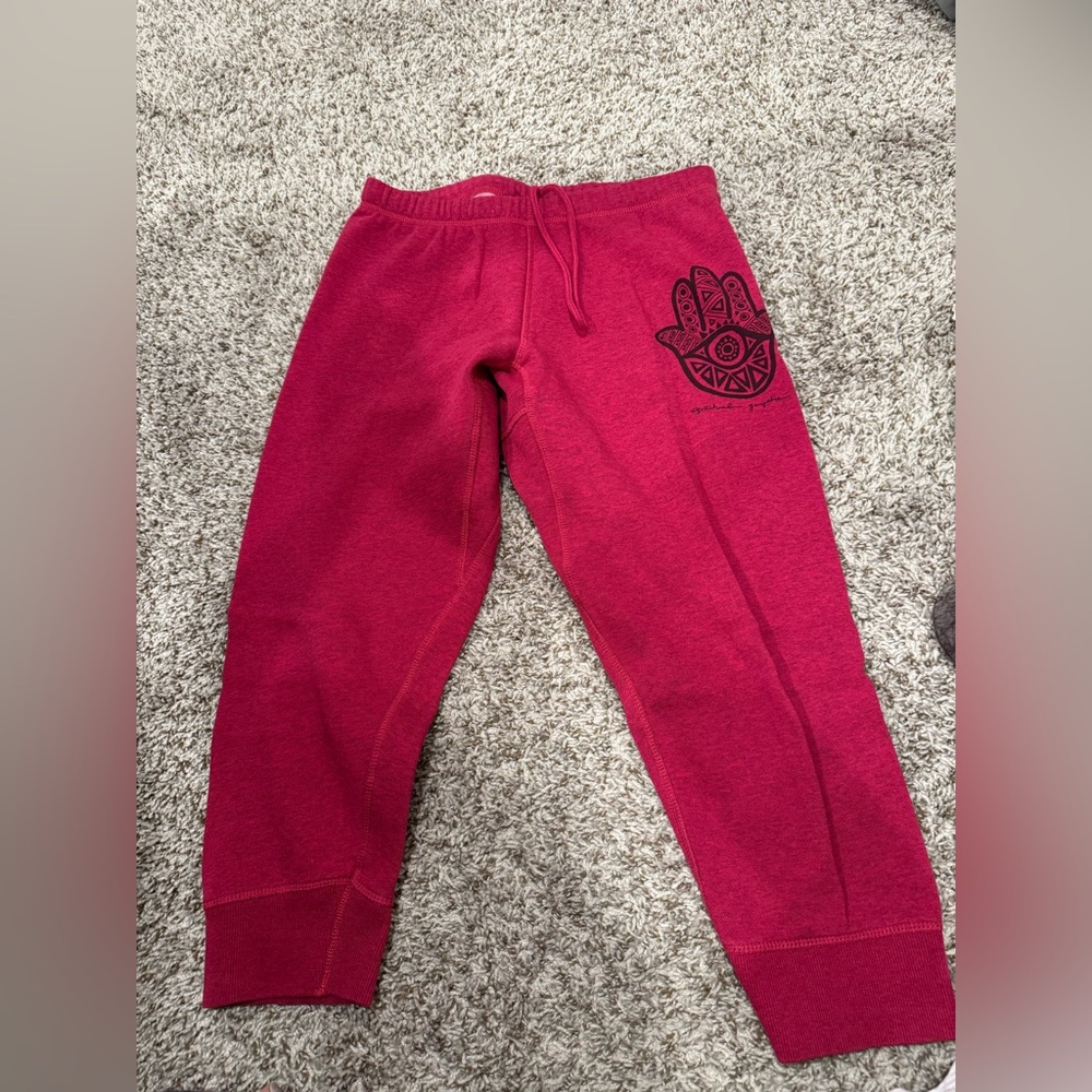 Spiritual Gangster Hamsa Capri cropped sweat pants. NWOT